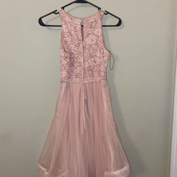 Girls Formal Sleevless Scoop-Neck Dress - Picture 7 of 8